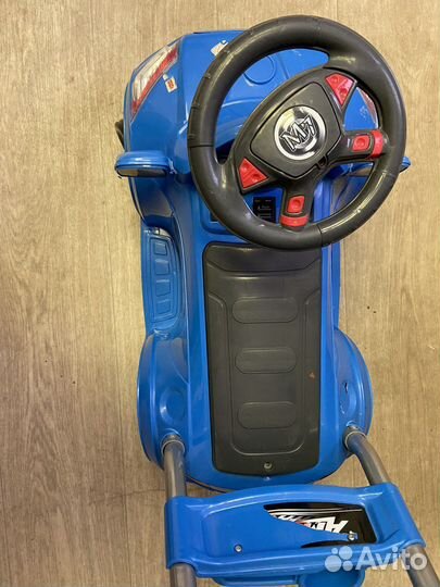 Машинка-каталка на аккумуляторе