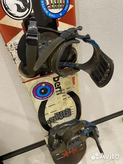 Сноуборд с креплениями 140 см