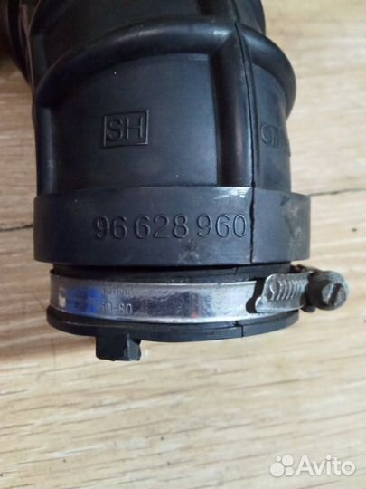 Патрубок воздушного фильтра Opel Antara 2007