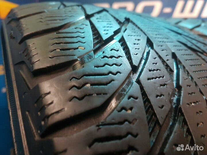 Nokian Tyres Hakkapeliitta R2 215/60 R16