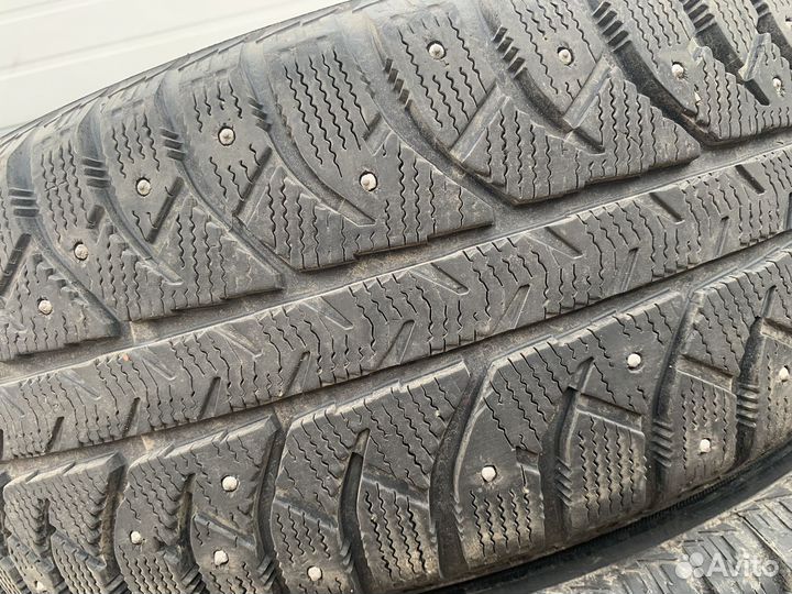 Bridgestone Ice Cruiser 7000 235/65 R17