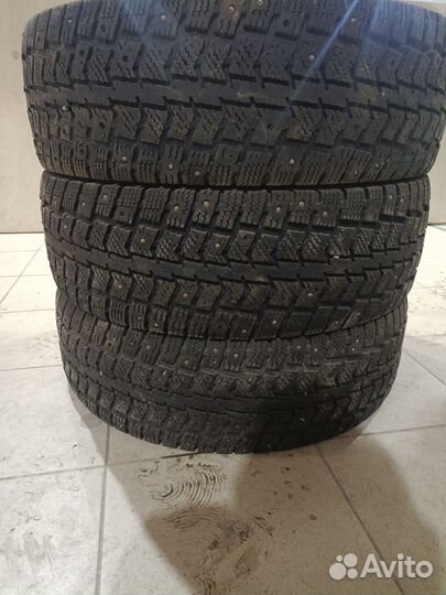 Viatti Vettore Inverno V-524 215/65 R15C