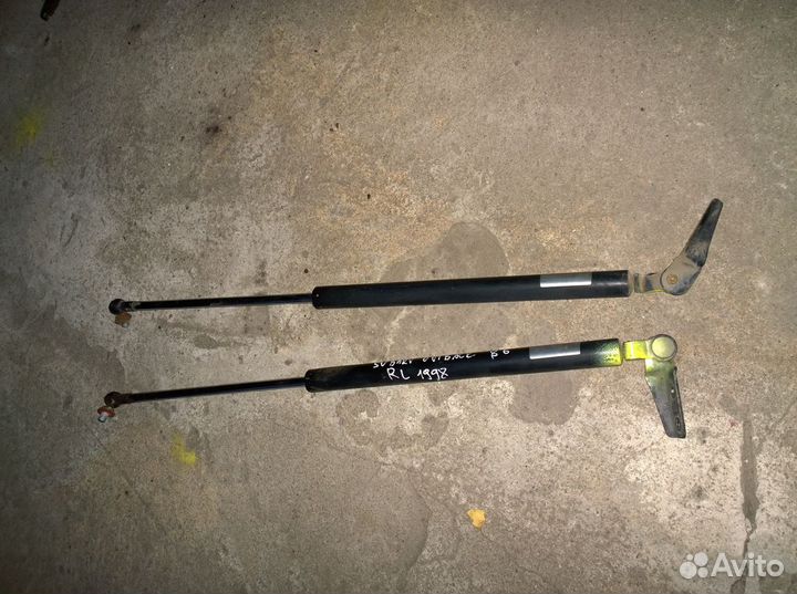 Амортизатор багажнтка subaru outback bg 1998