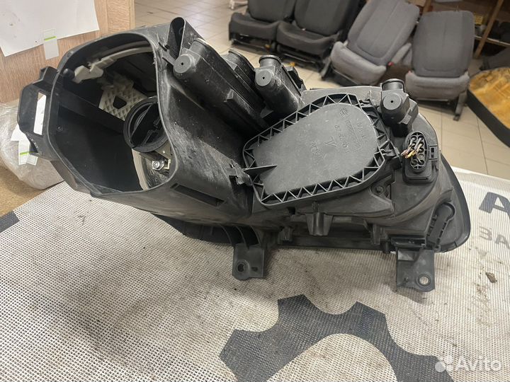 Фара левая правая Volkswagen Touran до рестайлинг