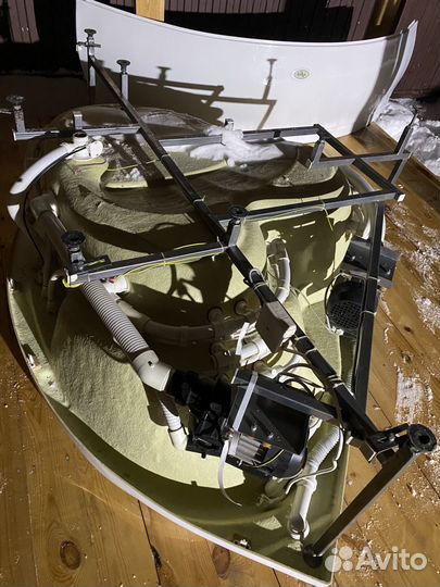 Ванная угловая джакузи