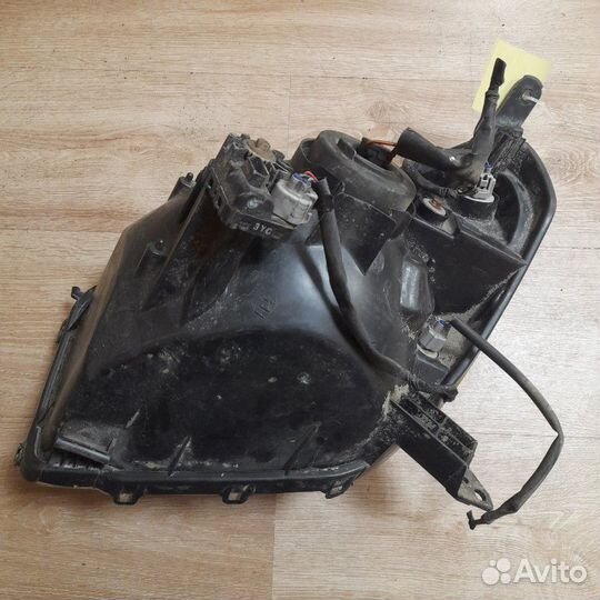 Фара галоген правая Toyota Rav4 20 CA 2003-2005