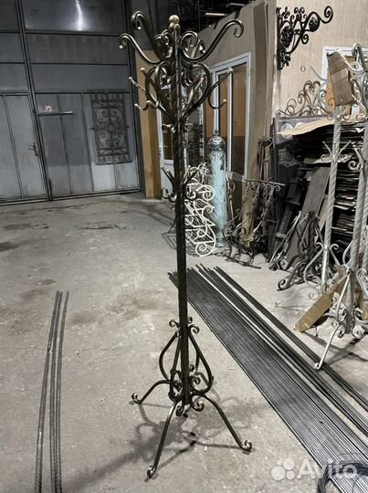 Прихожая. Вешалка