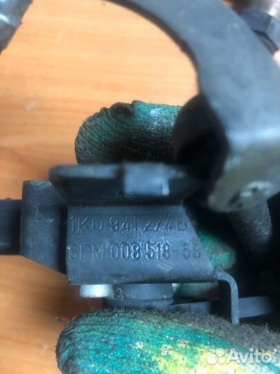 Датчик высоты дорожного просвета Audi A6 4F2 BDW