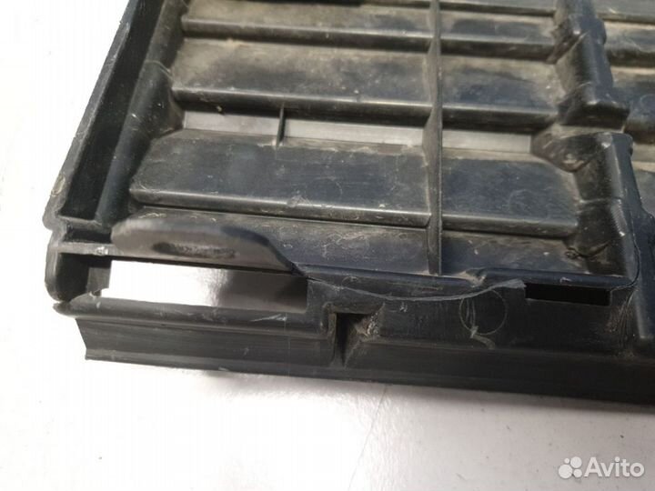 Решётка в бампер правая Toyota RAV 4 2013-2019