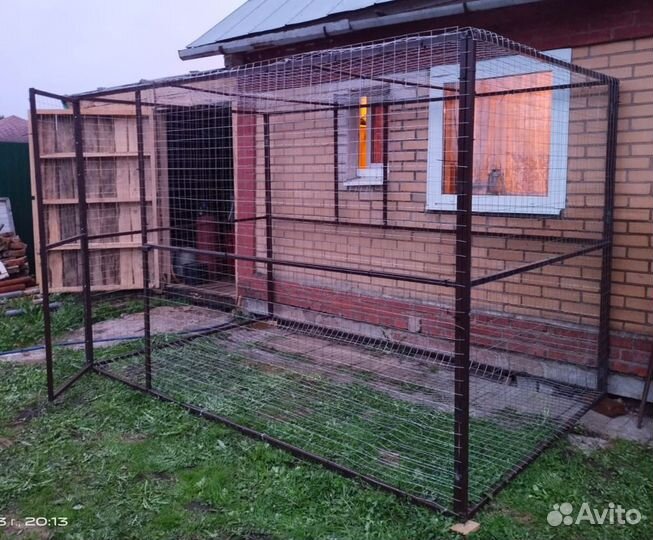 Вольер для кошек / проход через окно