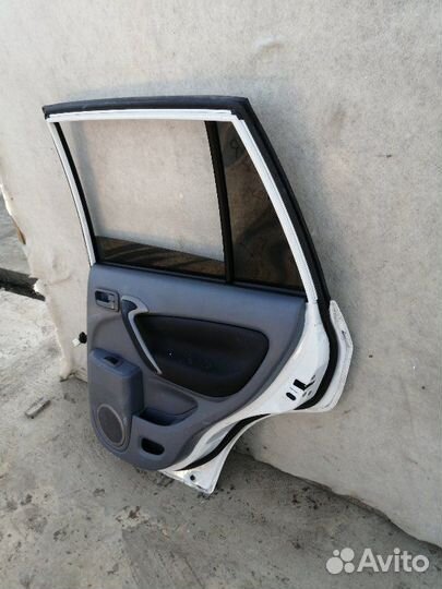 Дверь задняя правая Toyota Rav4 ACA21