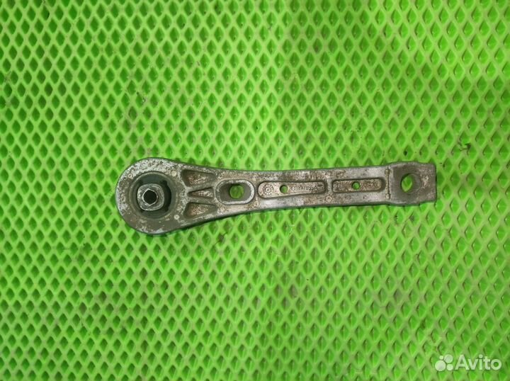 Подушка двигателя задняя Volkswagen Passat b6