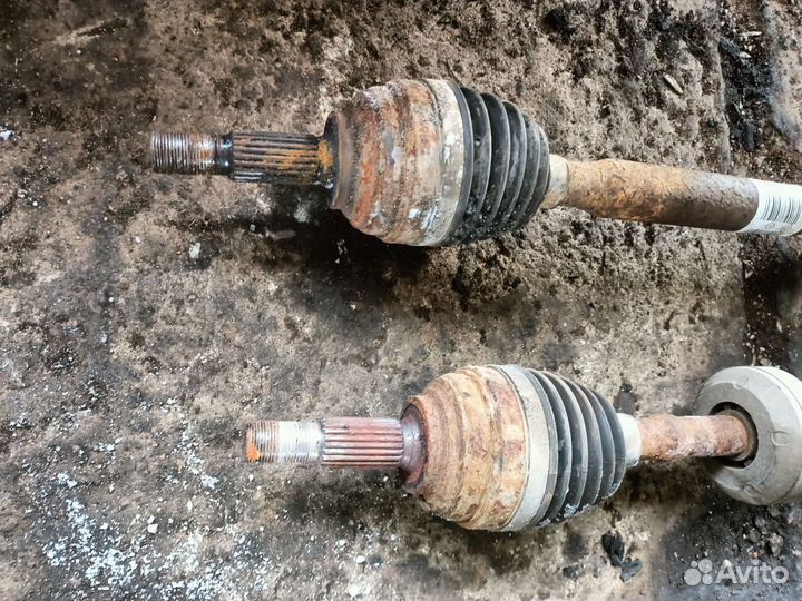 Привод правый Nissan Almera G 15. АКПП