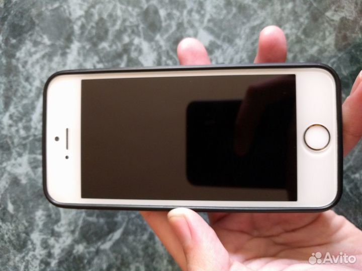 iPhone SE, 128 ГБ