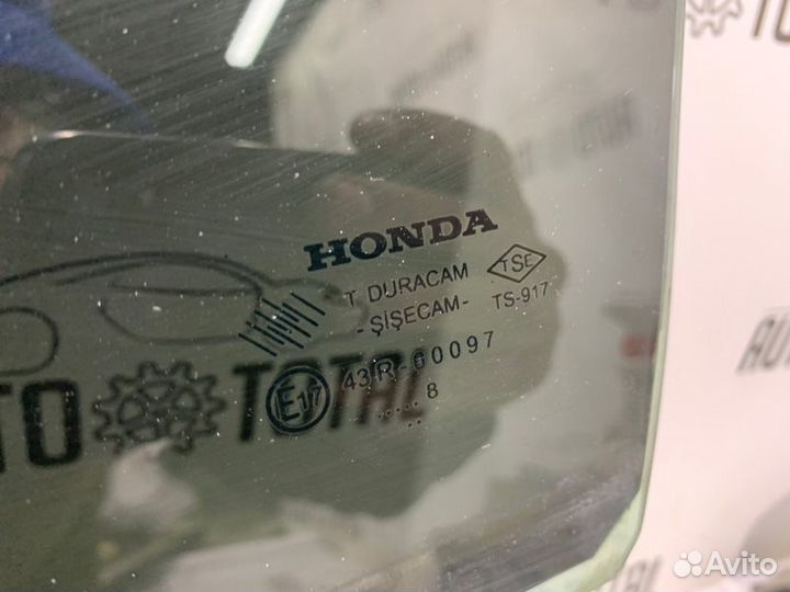 Стекло двери заднее левое Honda Civic 4D R18A2