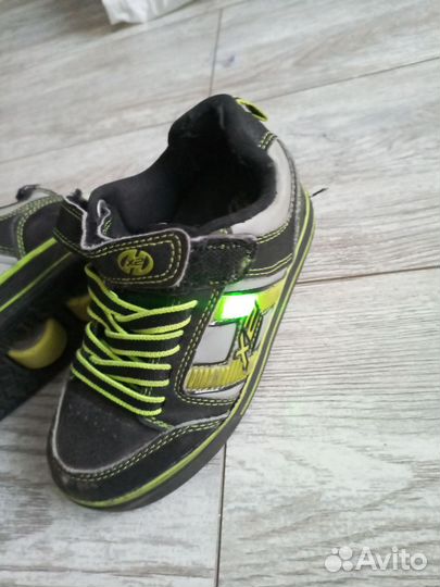 Ботинки на колесиках Heelys