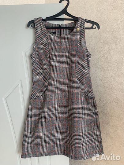 Платье офисное 42