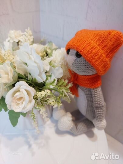 Вязаная игрушка Котик