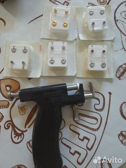 Пистолет для пирсинга и серьги