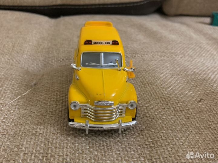 Игрушечный chevrolet Suburban 1950