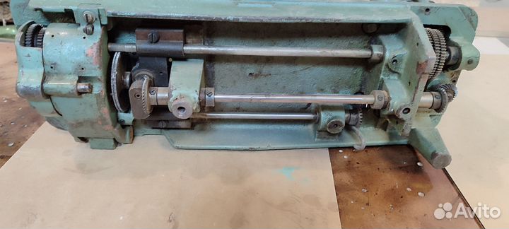 Швейная машинка для пошива кожаной обуви