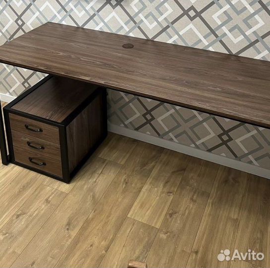 Стол письменный с тубочкой лофт