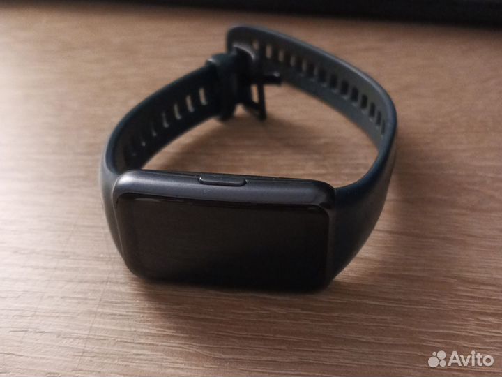 Геймпад крепление к нему и часы