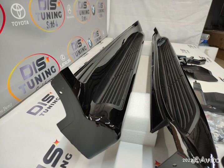 Пороги с подсветкой Land Cruiser 200 08-21 black