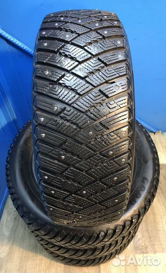 Goodyear Ultragrip Ice Arctic 215/60 R16