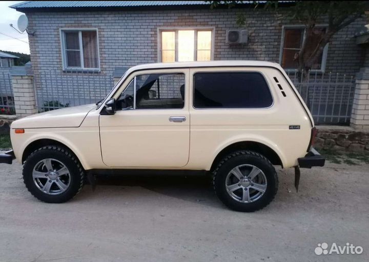 LADA 4x4 (Нива) 1.6 МТ, 1997, 60 000 км