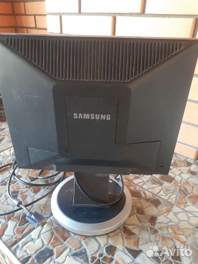 Монитор Samsung