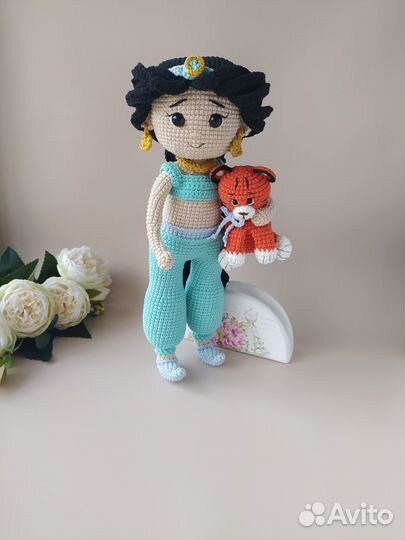 Вязаная кукла, принцесса Жасмин