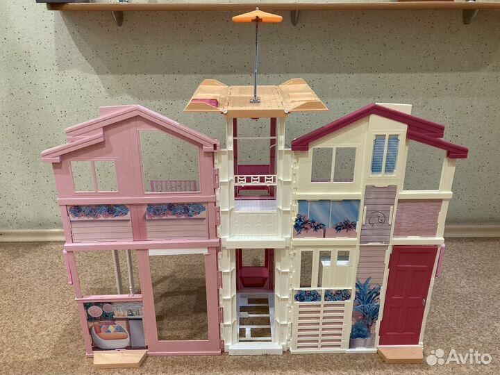 Кукольный дом Барби с лифтом