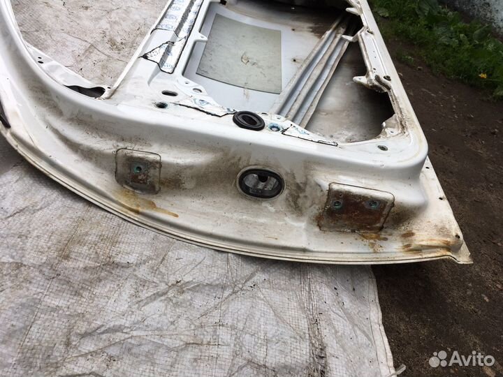 Дверь правая Гольф 4 купе (3-х )