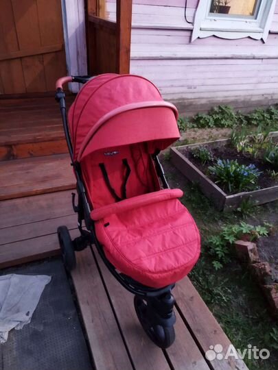 Прогулочная коляска