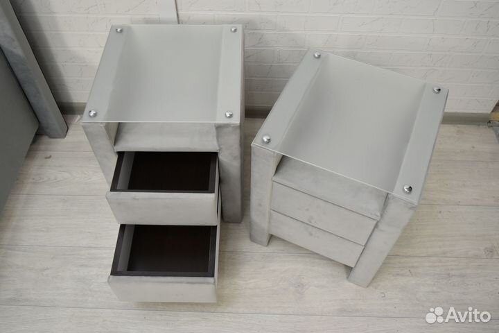 Прикроватные тумбы