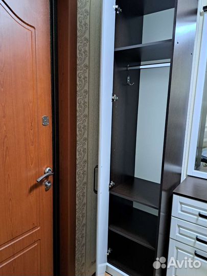 Шкаф в прихожую б/у