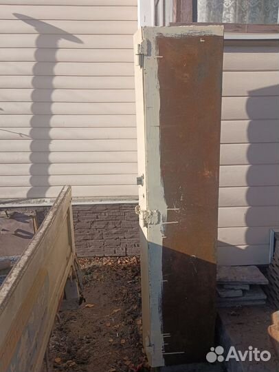 Оружейный сейф металлический