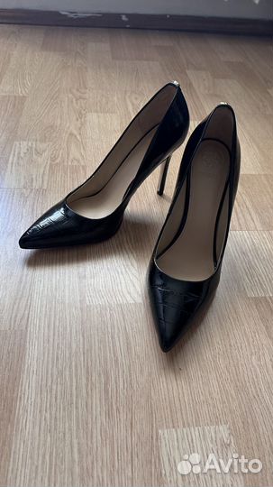 Туфли guess лаковые