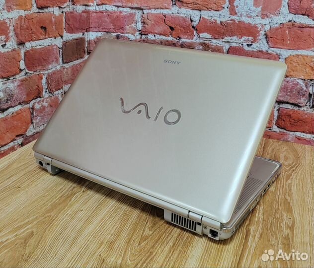 Рабочий Ноутбук 14 дюймов Intel Sоny Vaio Обмен