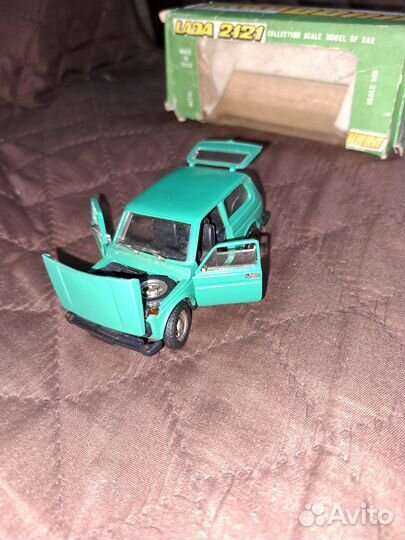 Модель автомобиля 1:43 LADA Нива 2121 СССР