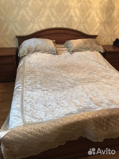 Спальный гарнитур