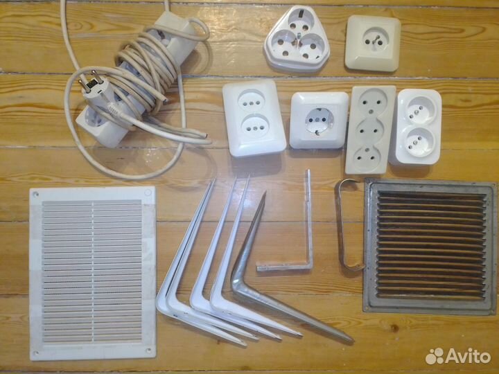 Нужные полезности: мебельные уголки, удлинитель и