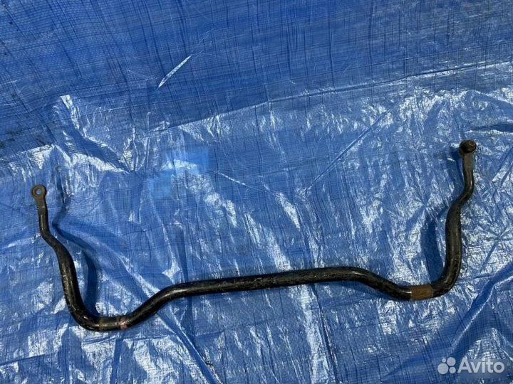 Стабилизатор передний Toyota Hiace KZH106 1KZ 1997