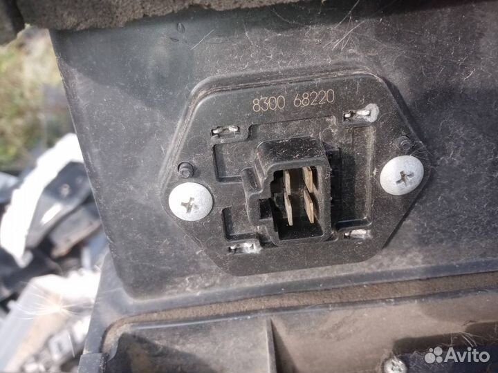 Резистор печки Mitsubishi Lancer 9