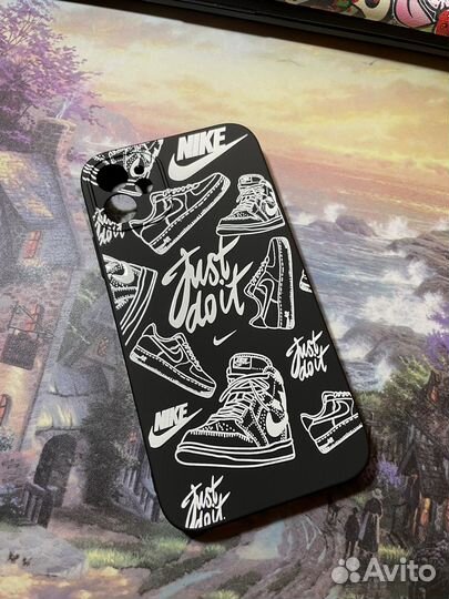 Чехол на iPhone 11