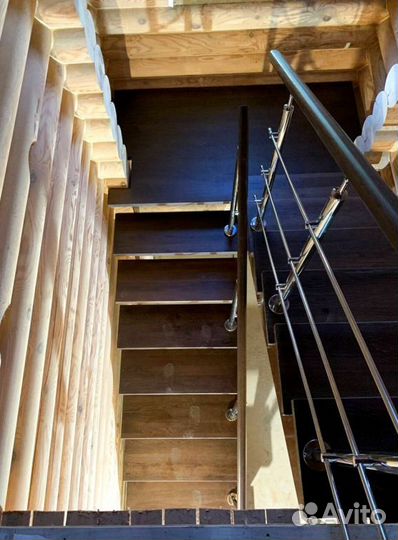 Лестница с забежными ступенями под ключ