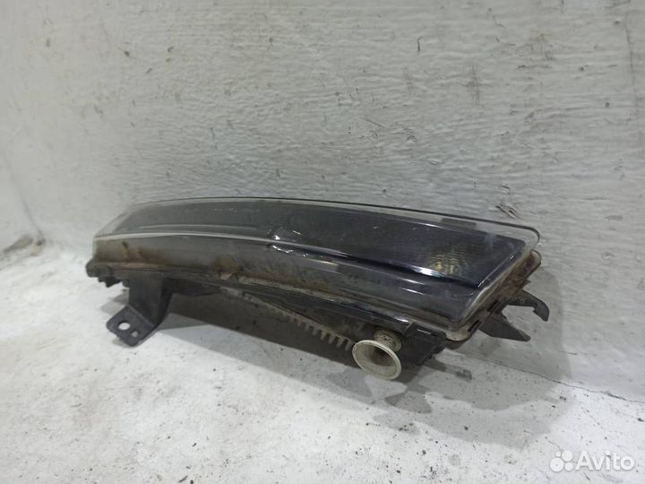 Фара противотуманная правая