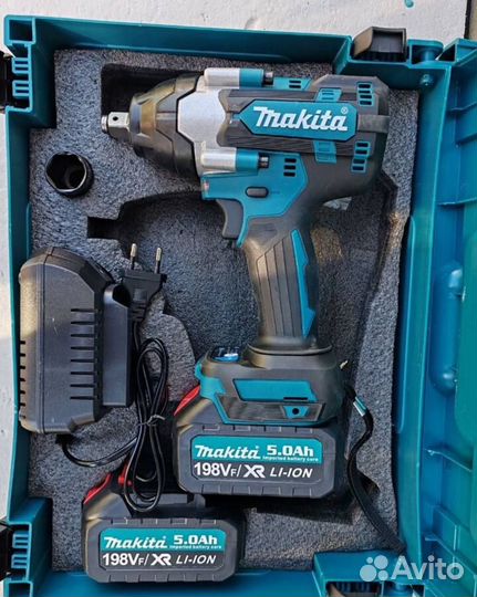 Аккумуляторный гайковерт Makita 800 н.м. (Арт.8323