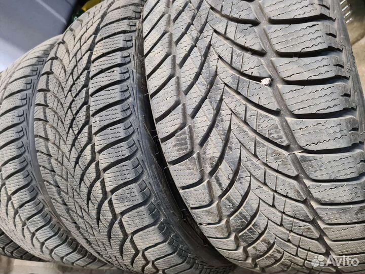Goodyear UltraGrip Ice 2 225/45 R17 94T